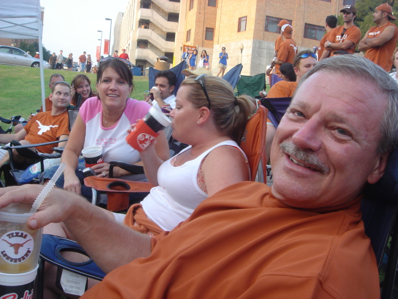 2006/09(Sep)/01(Texas-Tailgaters)/800x600_2006-09-09 20-11-38.JPG